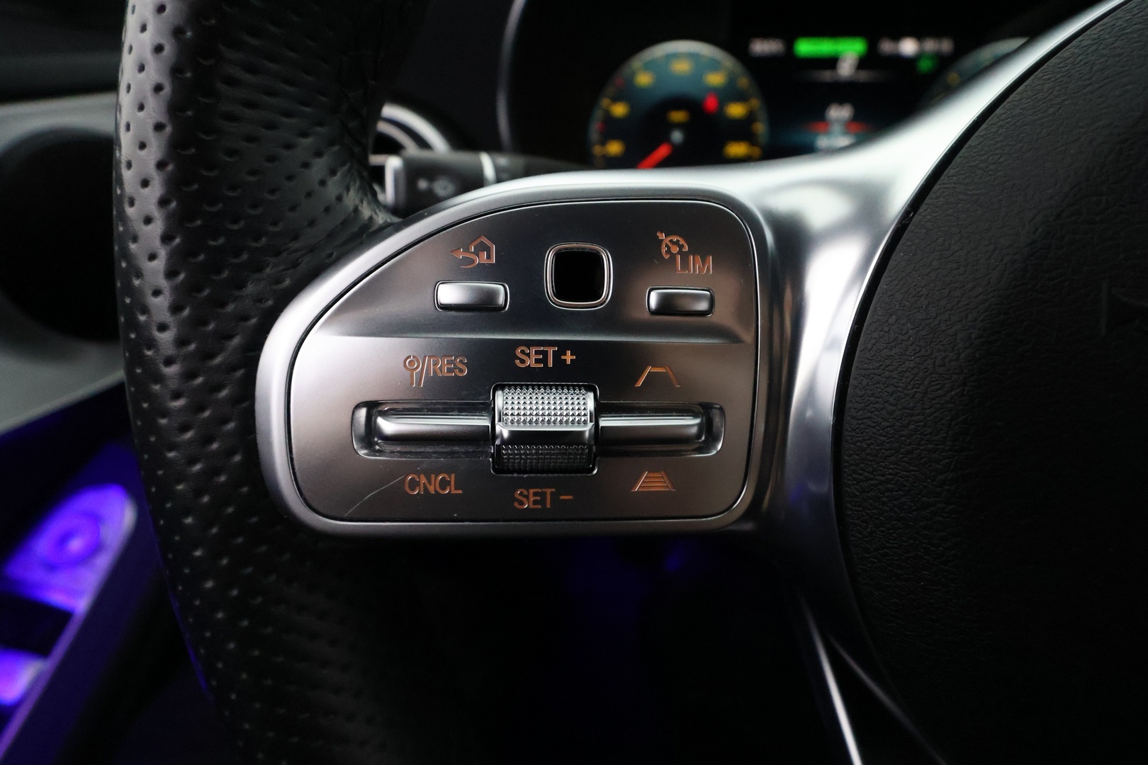 MERCEDES-BENZ C 2020