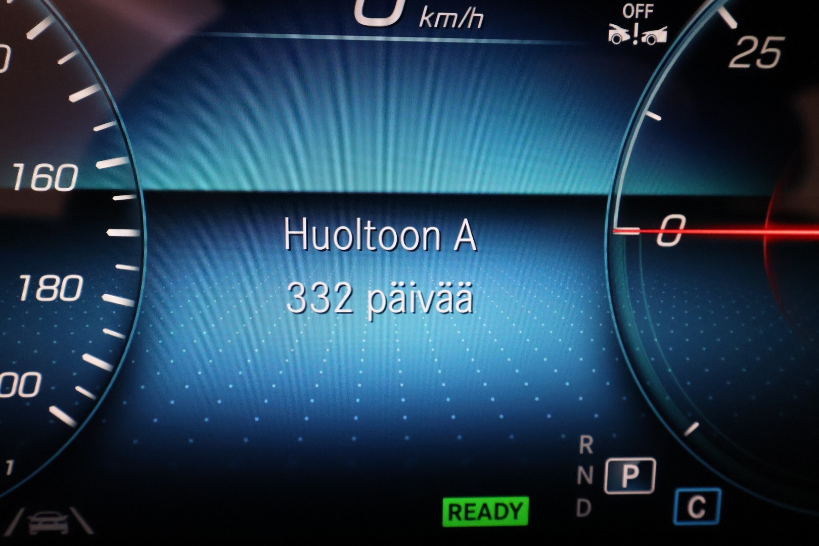 MERCEDES-BENZ EQA 2024