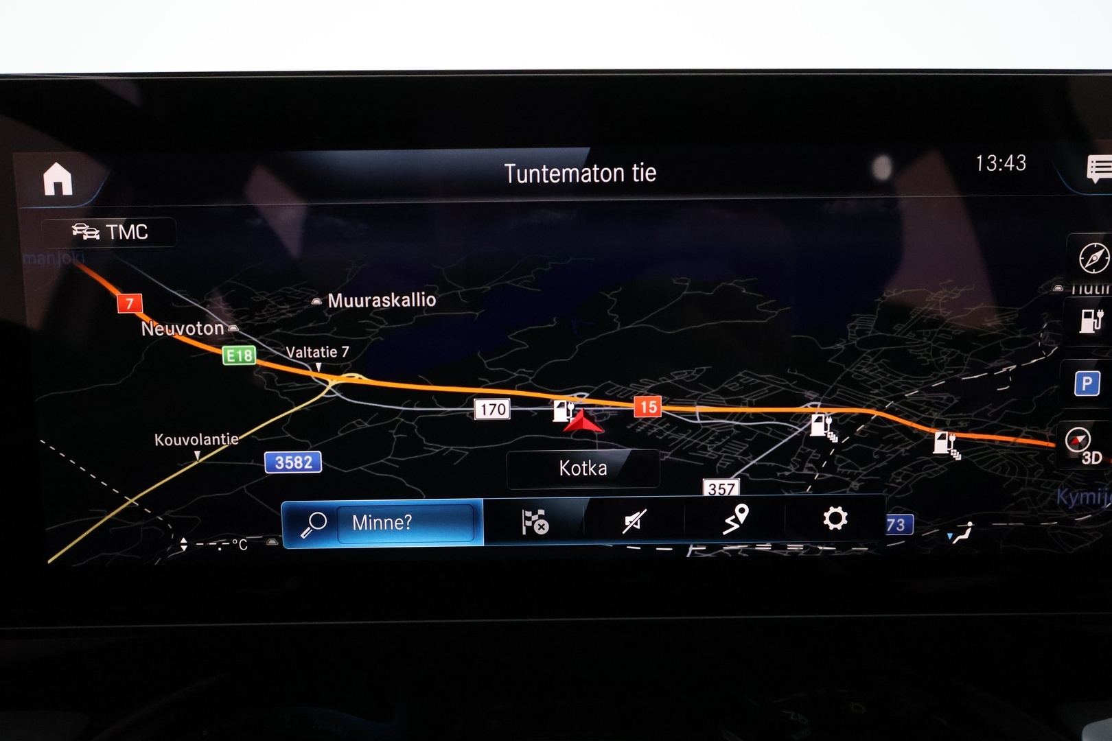 MERCEDES-BENZ EQA 2024