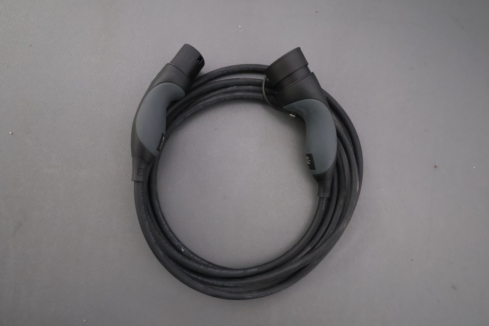 MERCEDES-BENZ EQA 2024