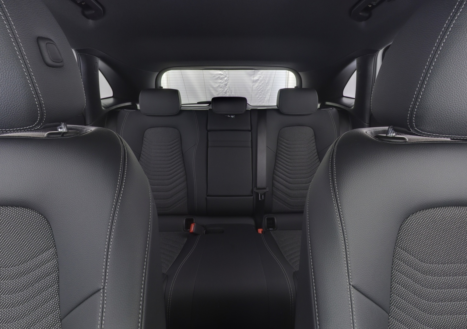 MERCEDES-BENZ EQA 2024