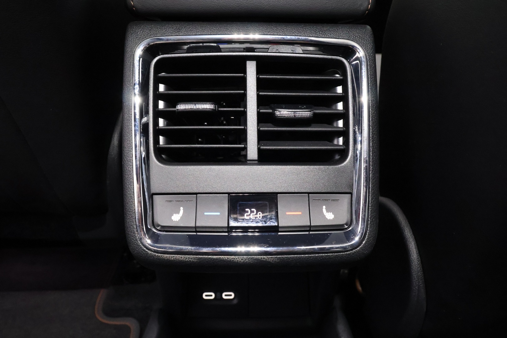 SKODA Enyaq 2025