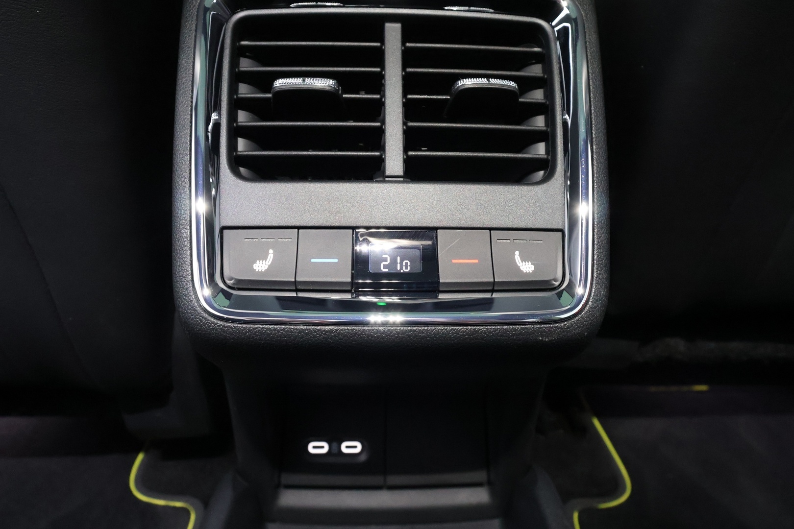 SKODA Enyaq 2025