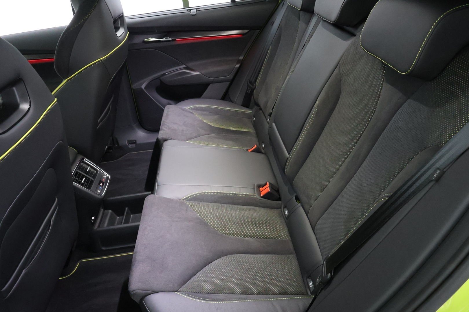 SKODA Enyaq 2025
