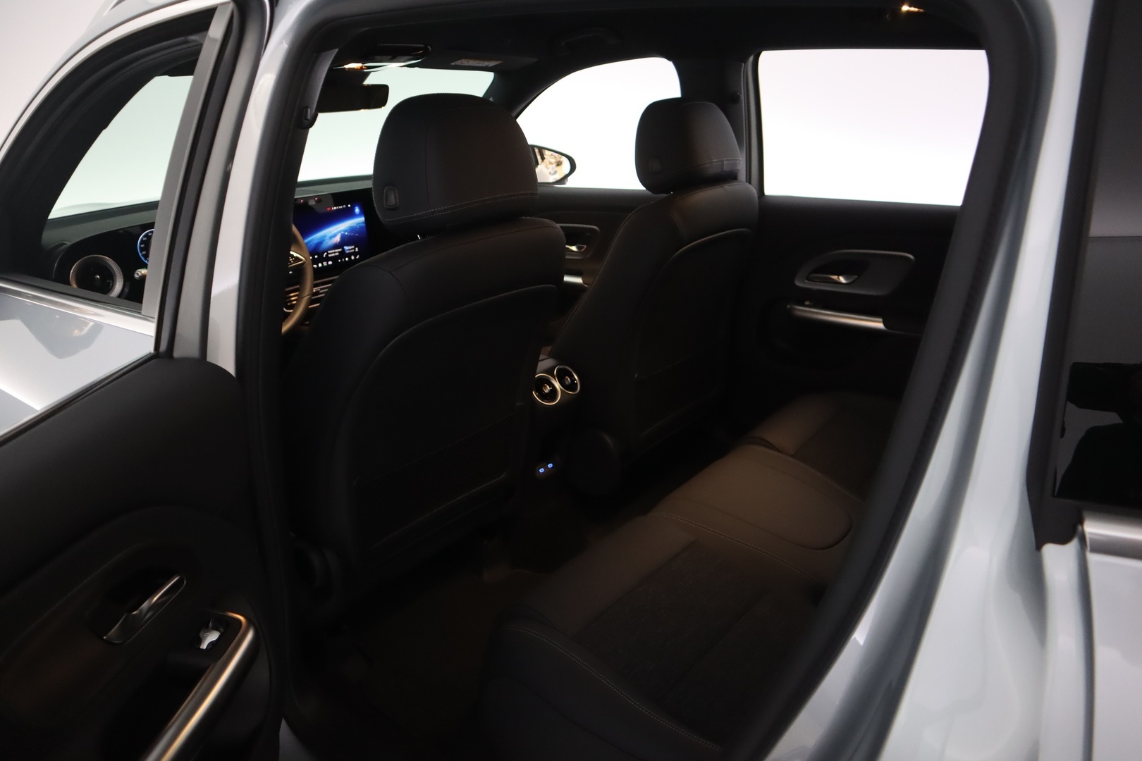 MERCEDES-BENZ GLB 25