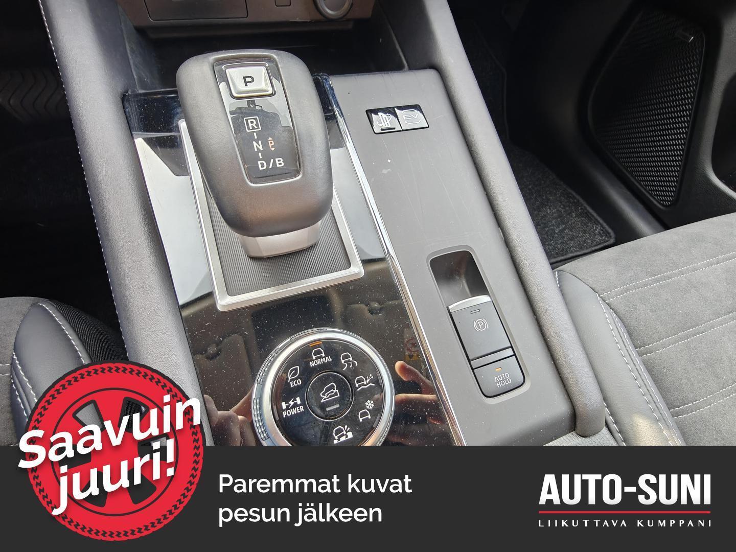 MITSUBISHI Outlander 2025