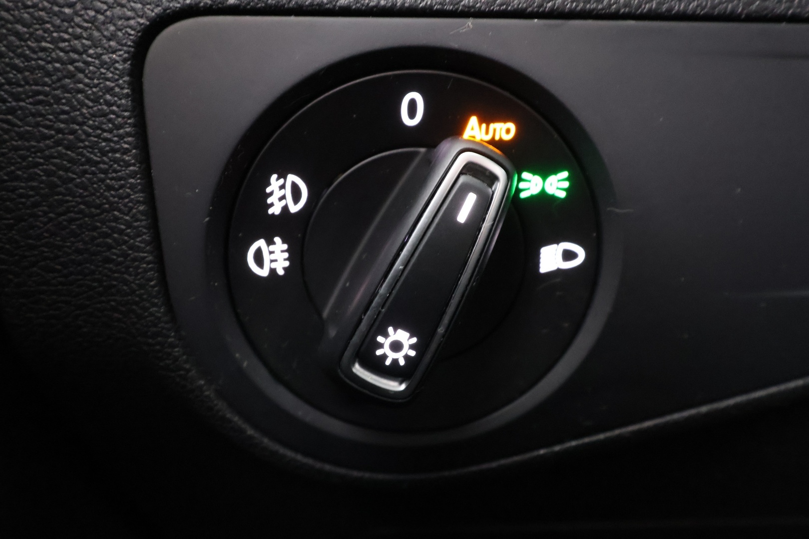 VOLKSWAGEN Tiguan 2016
