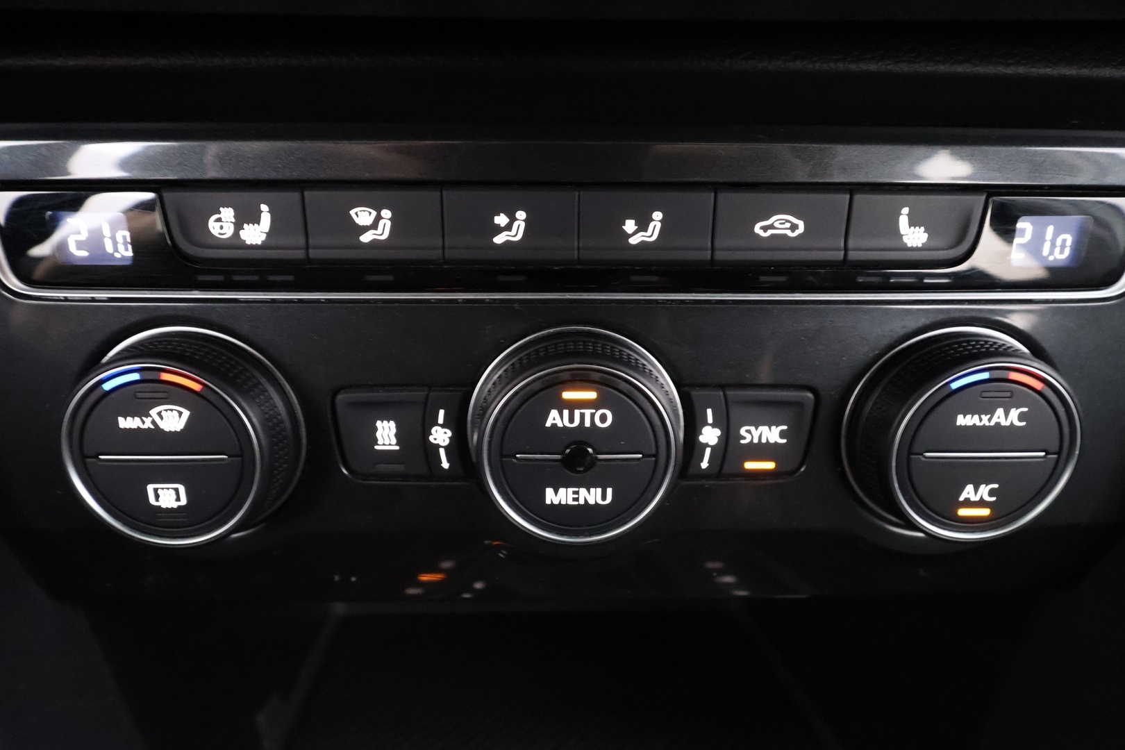 VOLKSWAGEN Tiguan 2016