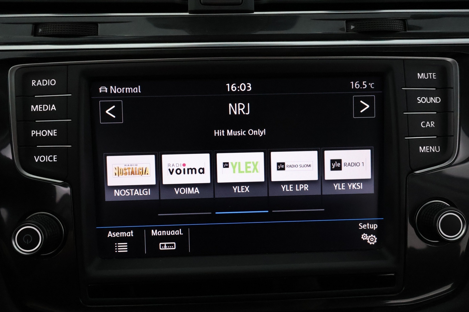 VOLKSWAGEN Tiguan 2016