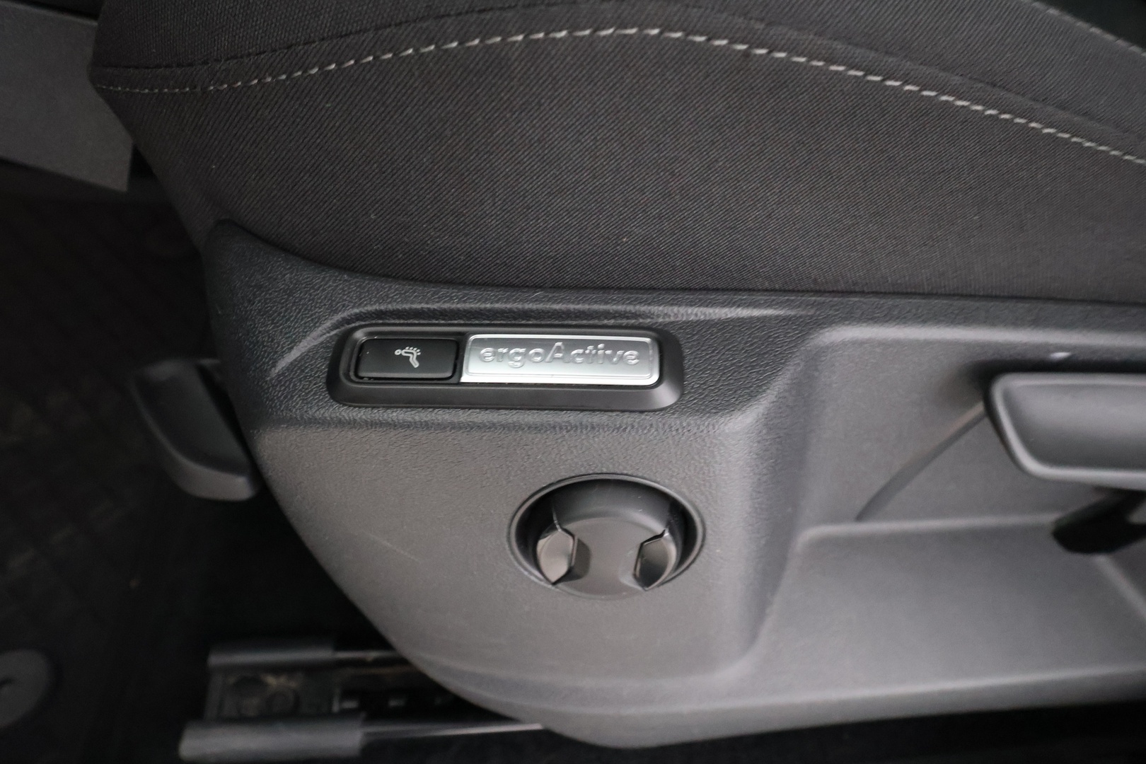 VOLKSWAGEN Tiguan 2016
