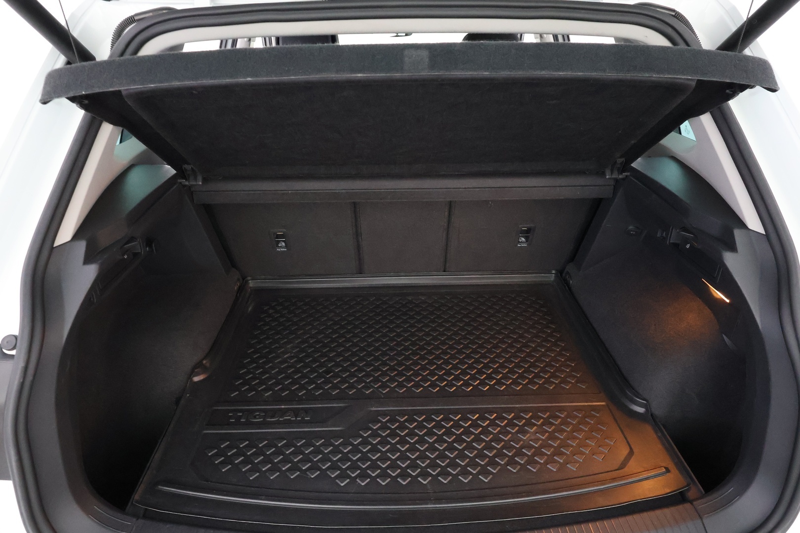 VOLKSWAGEN Tiguan 2016