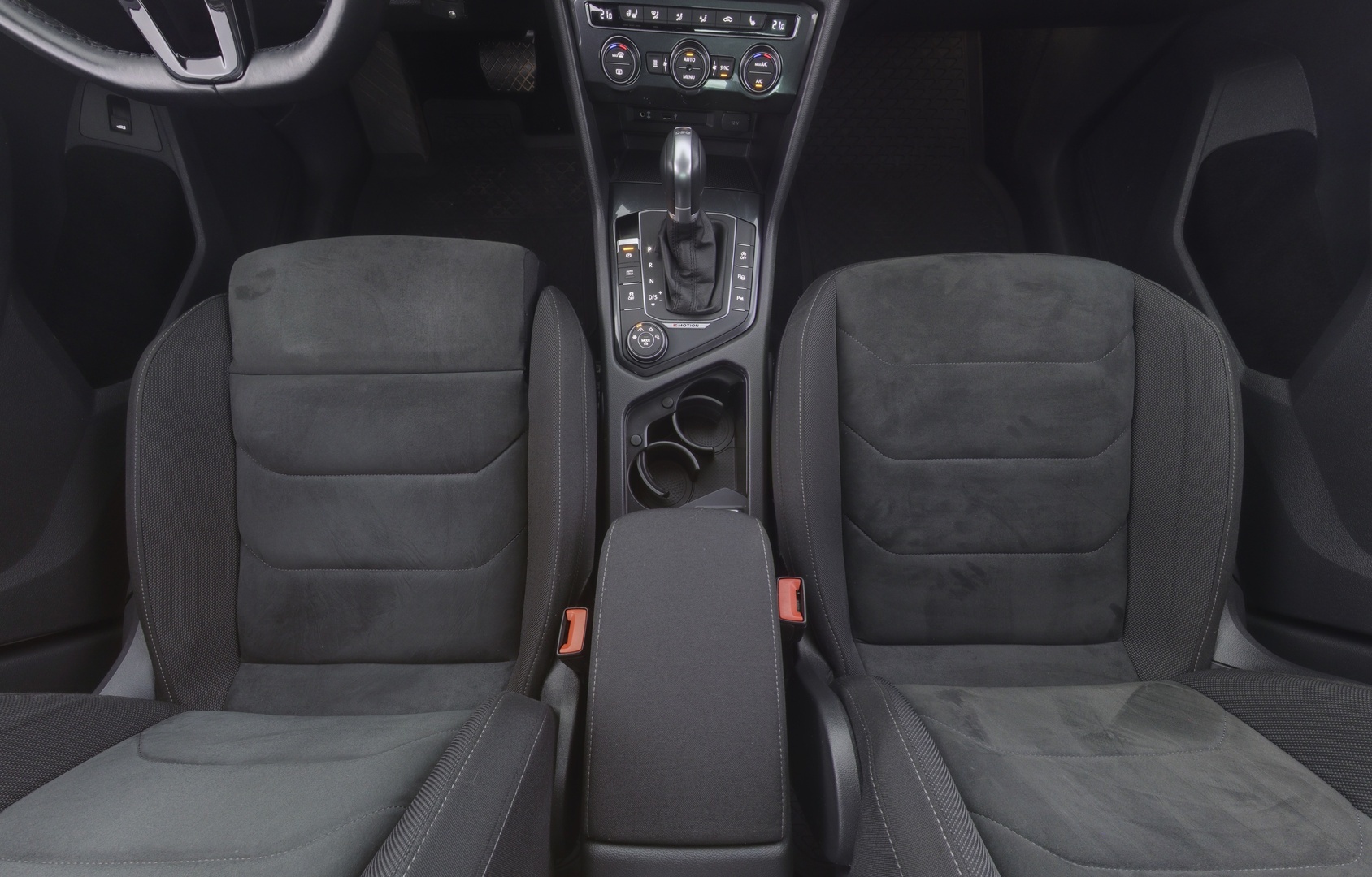 VOLKSWAGEN Tiguan 2016
