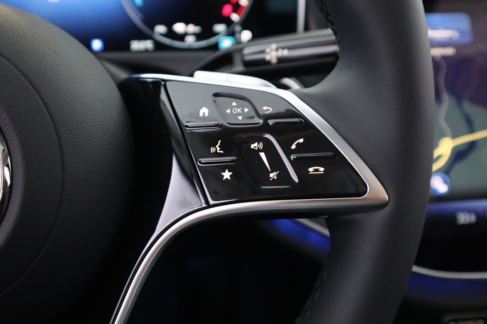 MERCEDES-BENZ E 2025