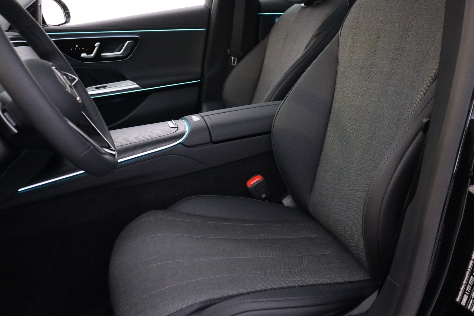 MERCEDES-BENZ E 2025