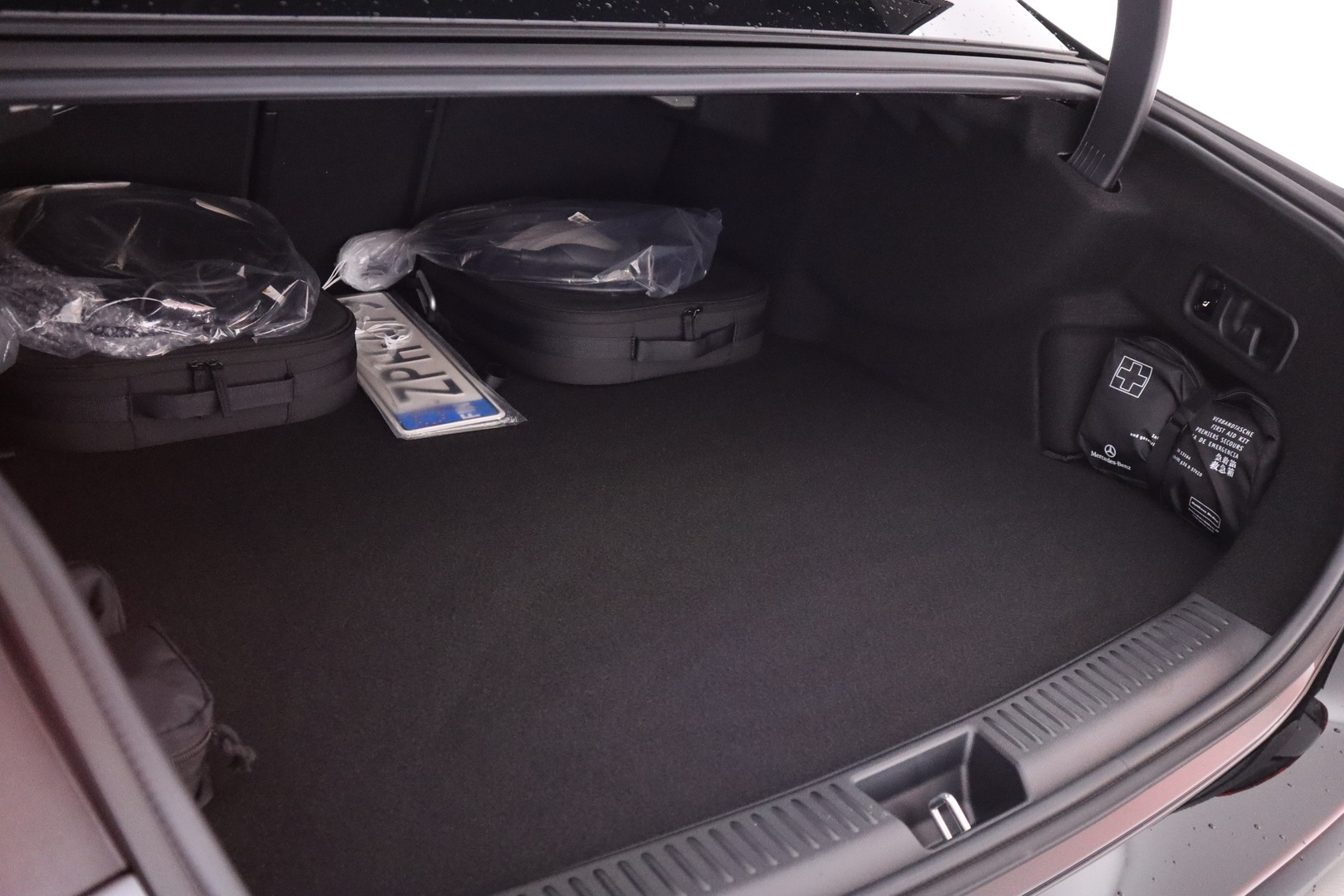 MERCEDES-BENZ E 2025