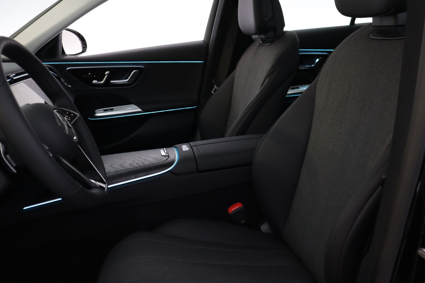 MERCEDES-BENZ E 2025