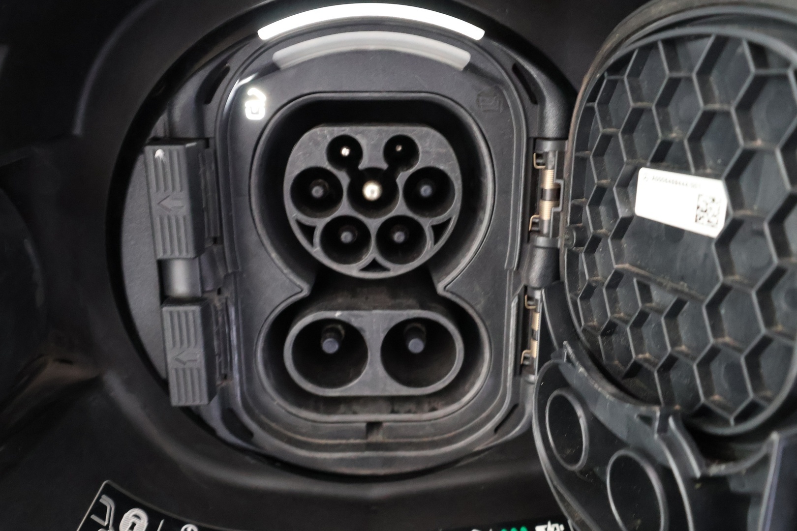 MERCEDES-BENZ EQC 2023