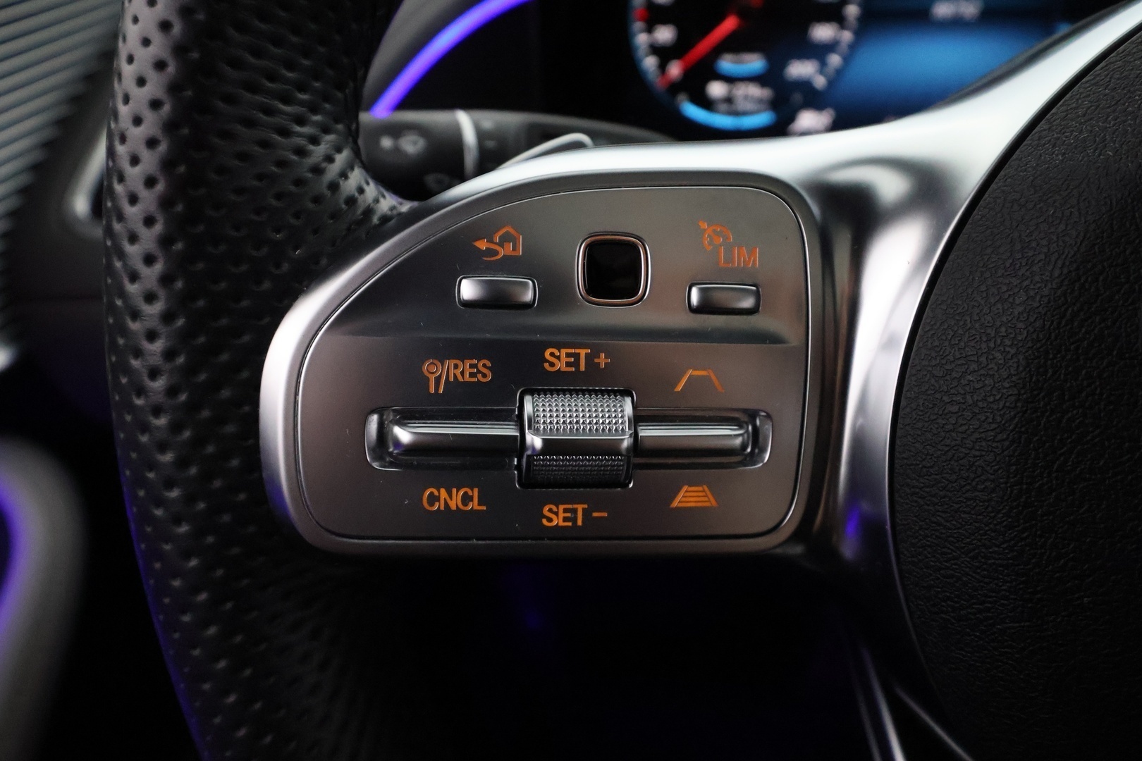 MERCEDES-BENZ EQC 2023