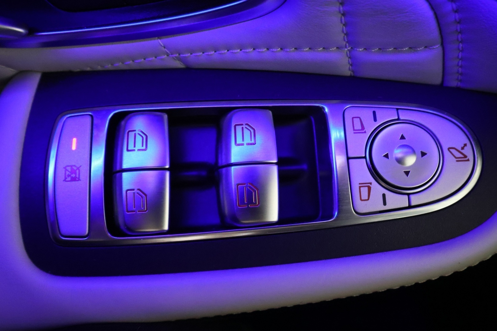 MERCEDES-BENZ EQC 2023