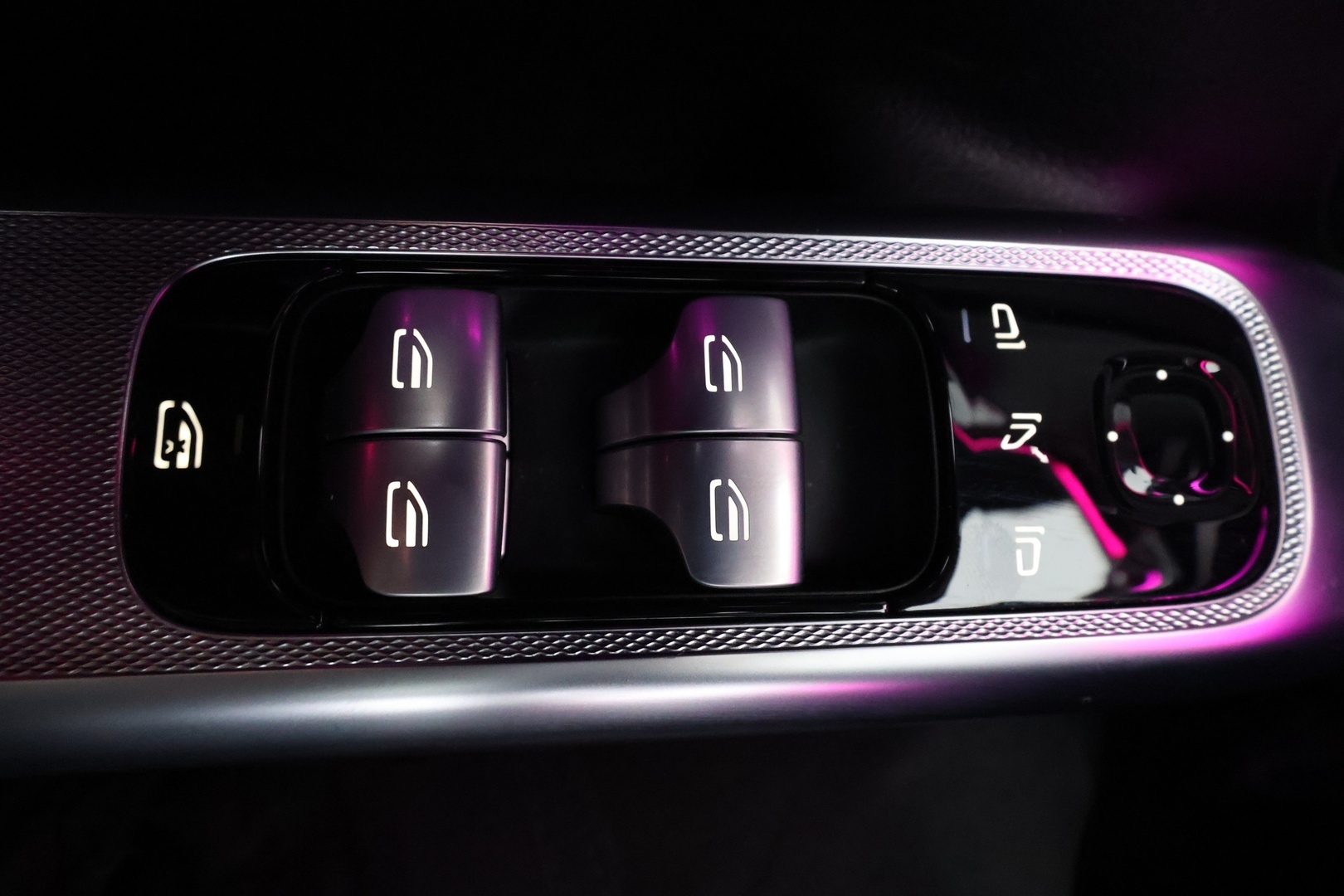 MERCEDES-BENZ EQE SUV 2024