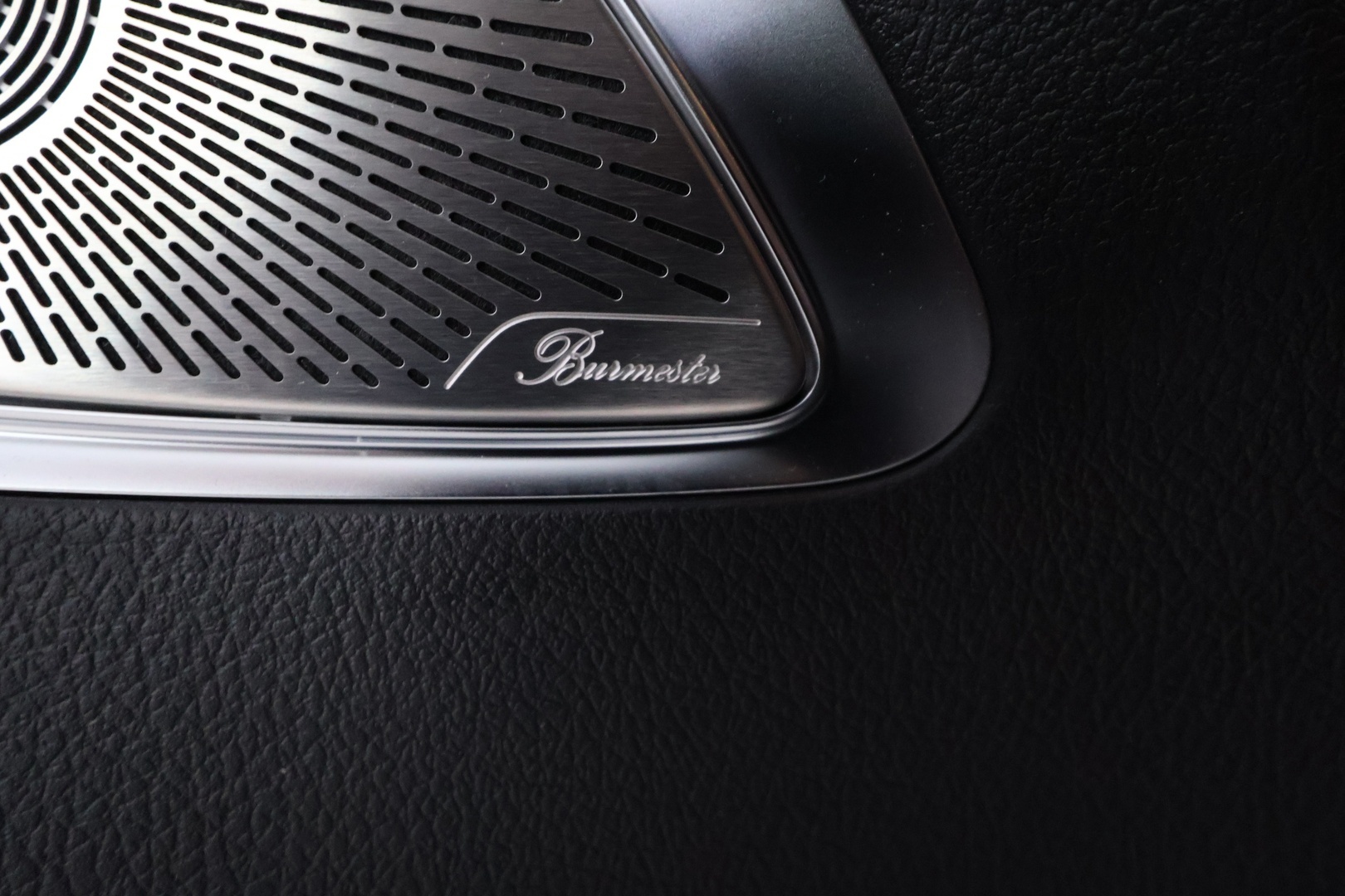 MERCEDES-BENZ EQE SUV 2024