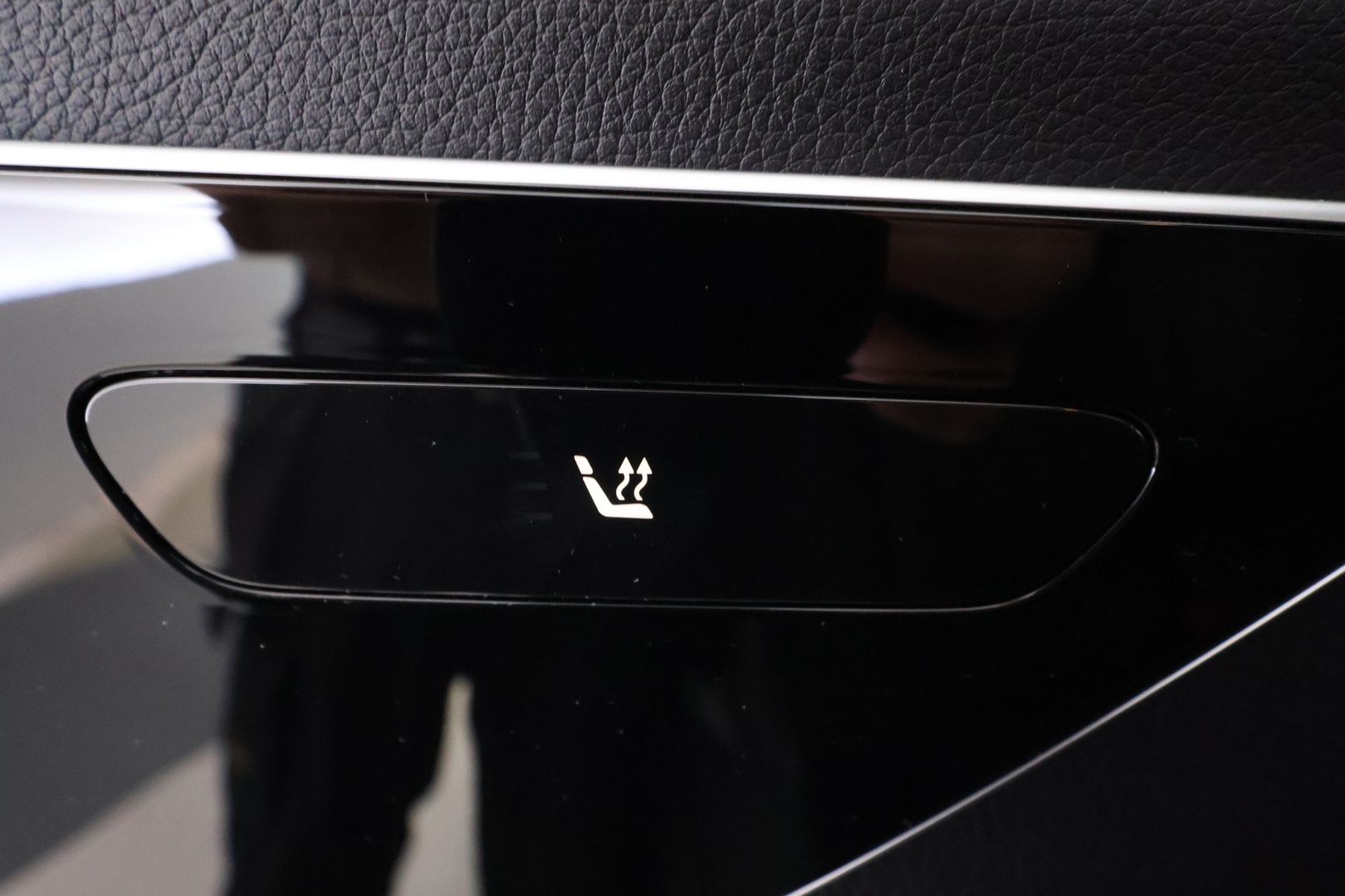 MERCEDES-BENZ EQE SUV 2024