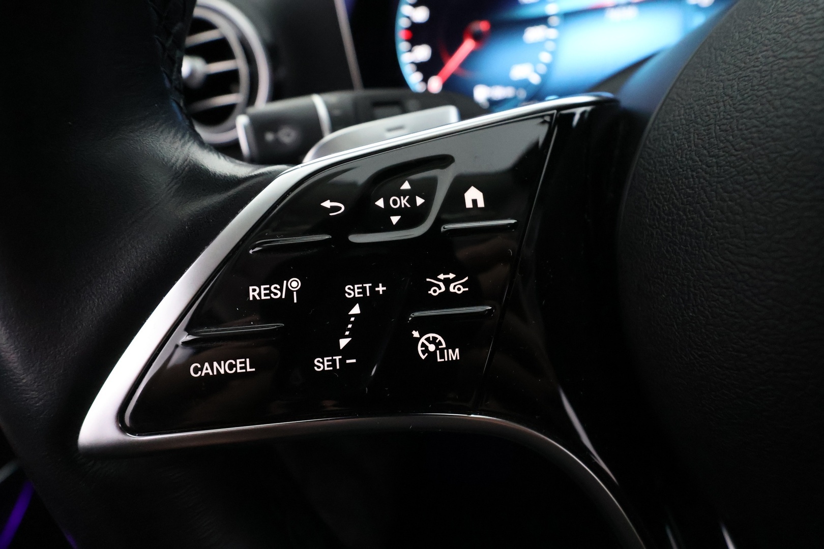 MERCEDES-BENZ E 2022