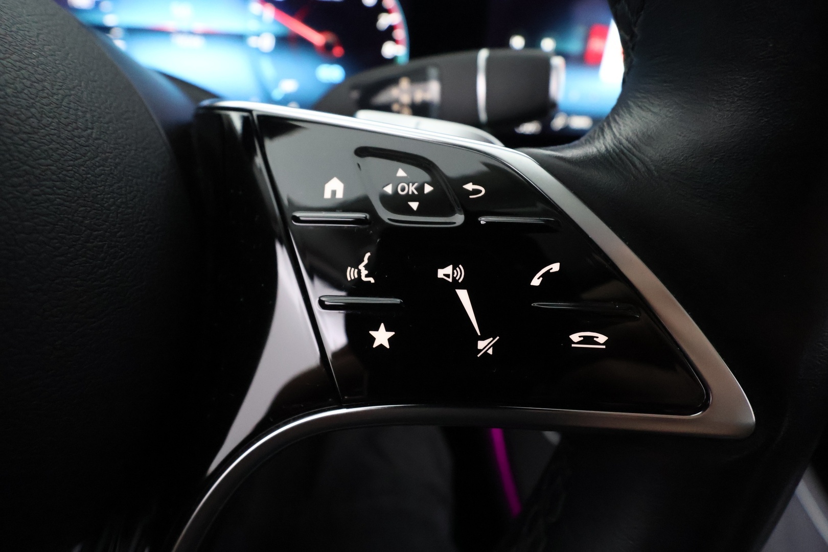 MERCEDES-BENZ E 2022