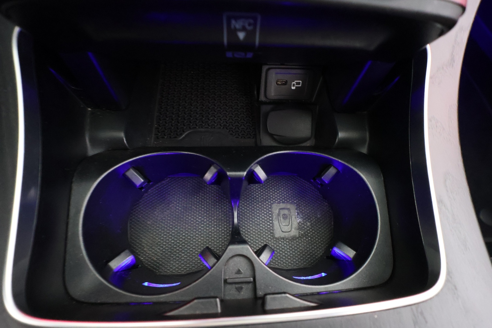 MERCEDES-BENZ E 2022