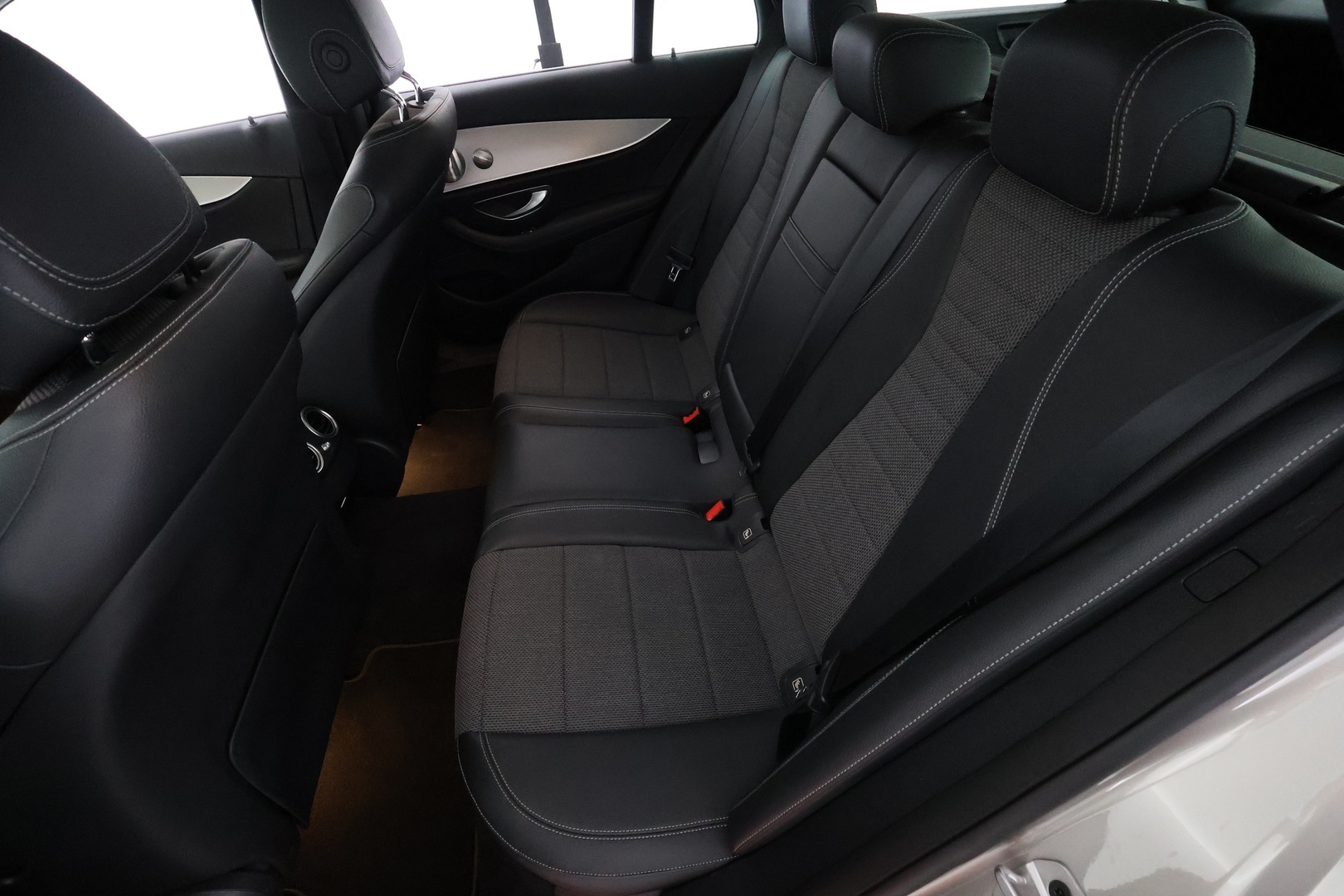 MERCEDES-BENZ E 2022