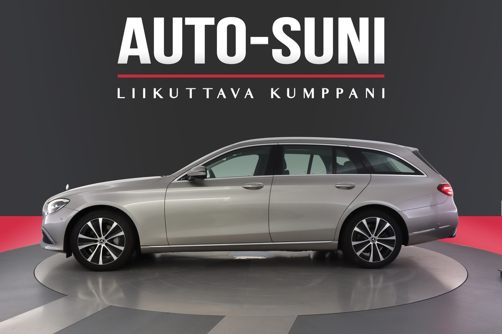 MERCEDES-BENZ E 2022