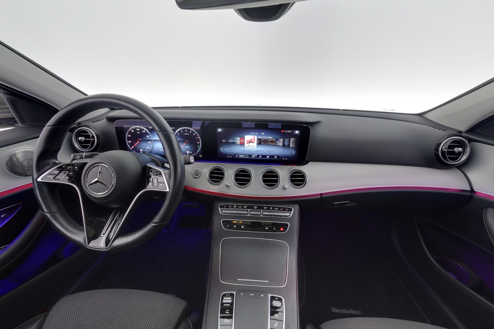 MERCEDES-BENZ E 2022