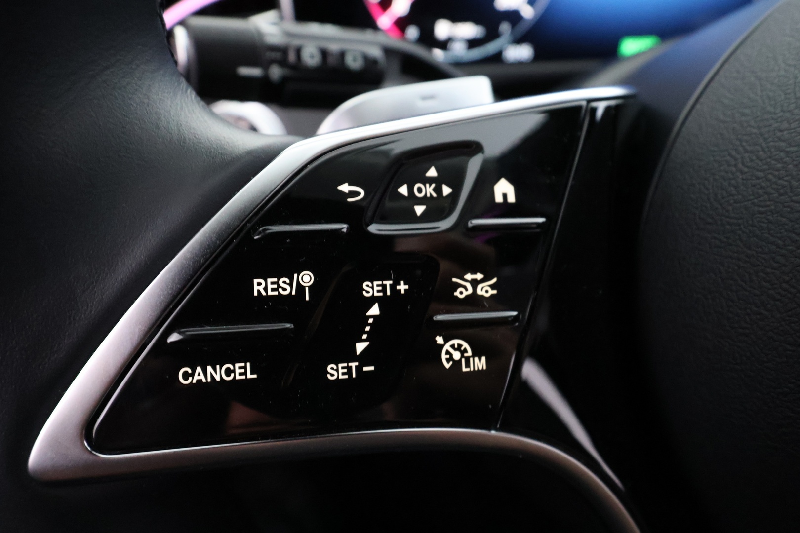 MERCEDES-BENZ E 2024