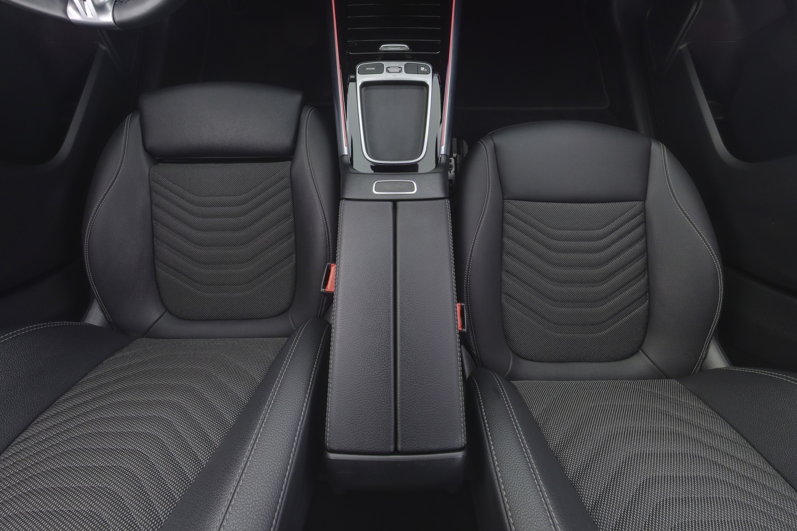 MERCEDES-BENZ EQA 2025