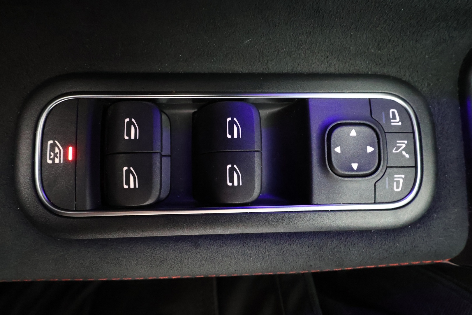 MERCEDES-BENZ CLA 2024