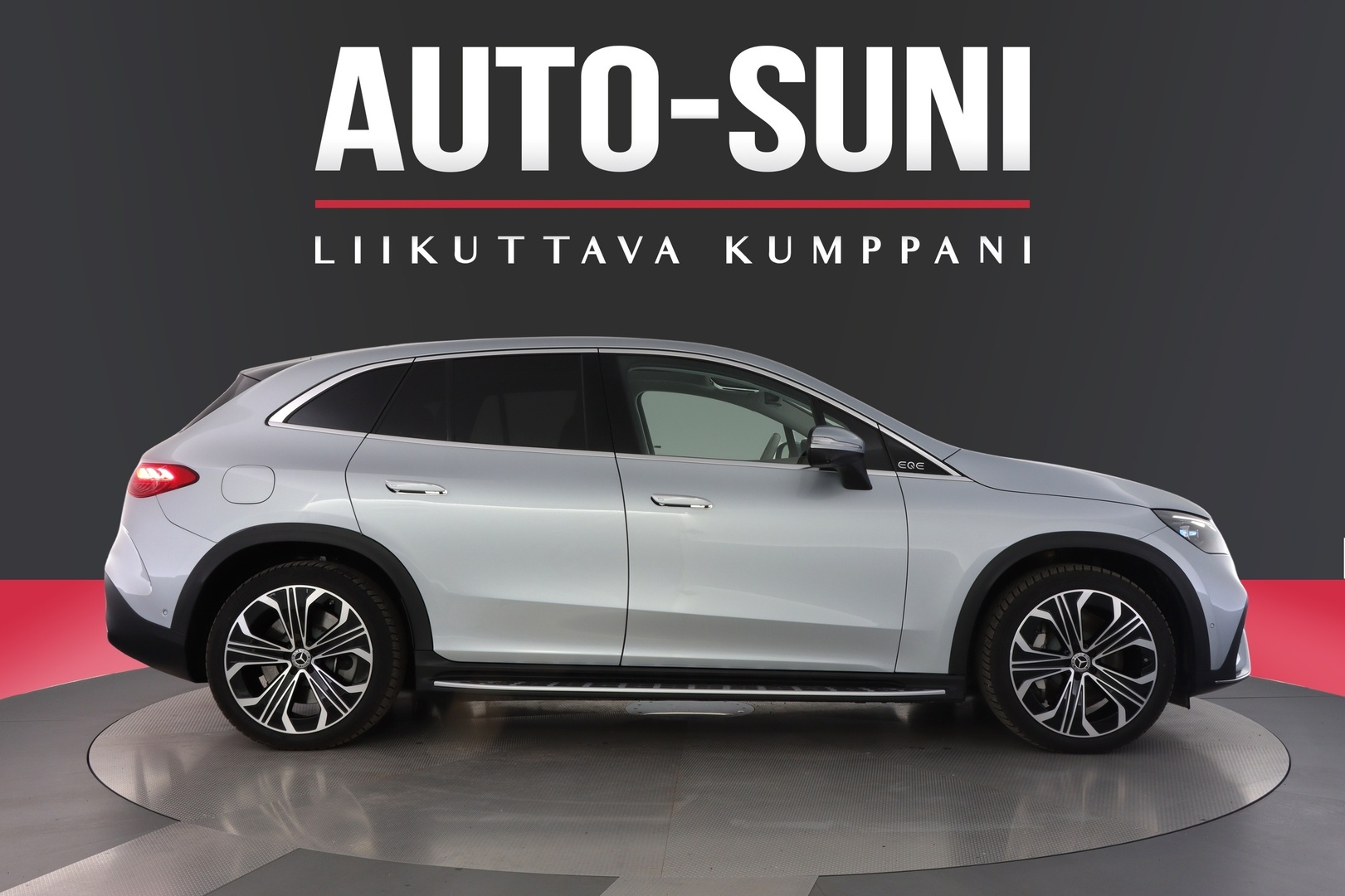 MERCEDES-BENZ EQE SUV 2023