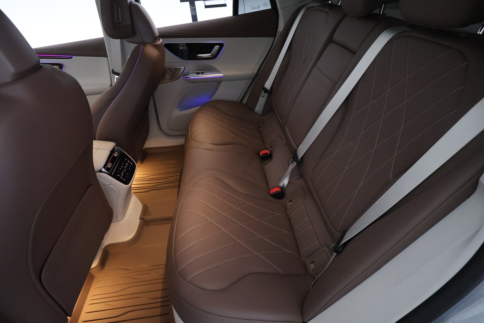 MERCEDES-BENZ EQE SUV 2023