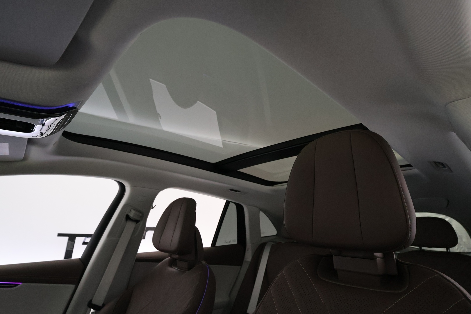 MERCEDES-BENZ EQE SUV 2023