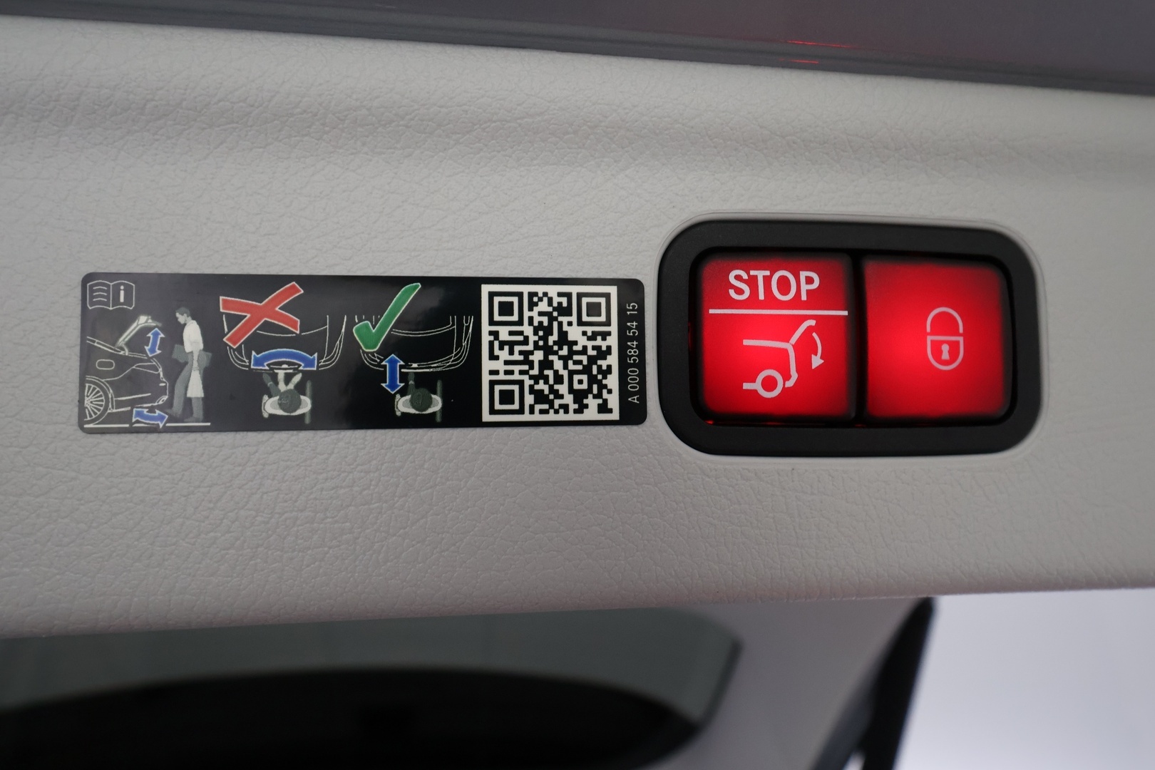 MERCEDES-BENZ EQE SUV 2023