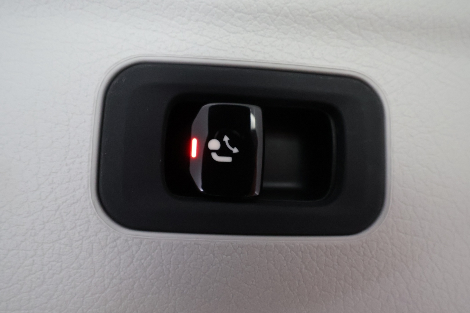 MERCEDES-BENZ EQE SUV 2023