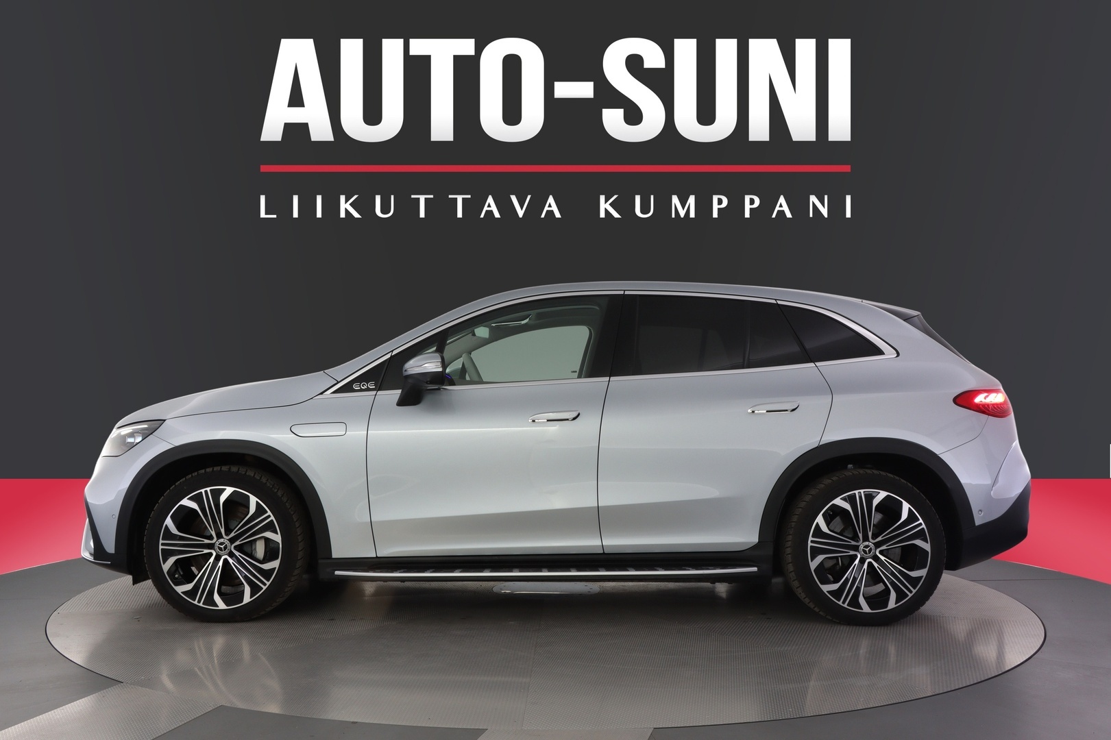 MERCEDES-BENZ EQE SUV 2023