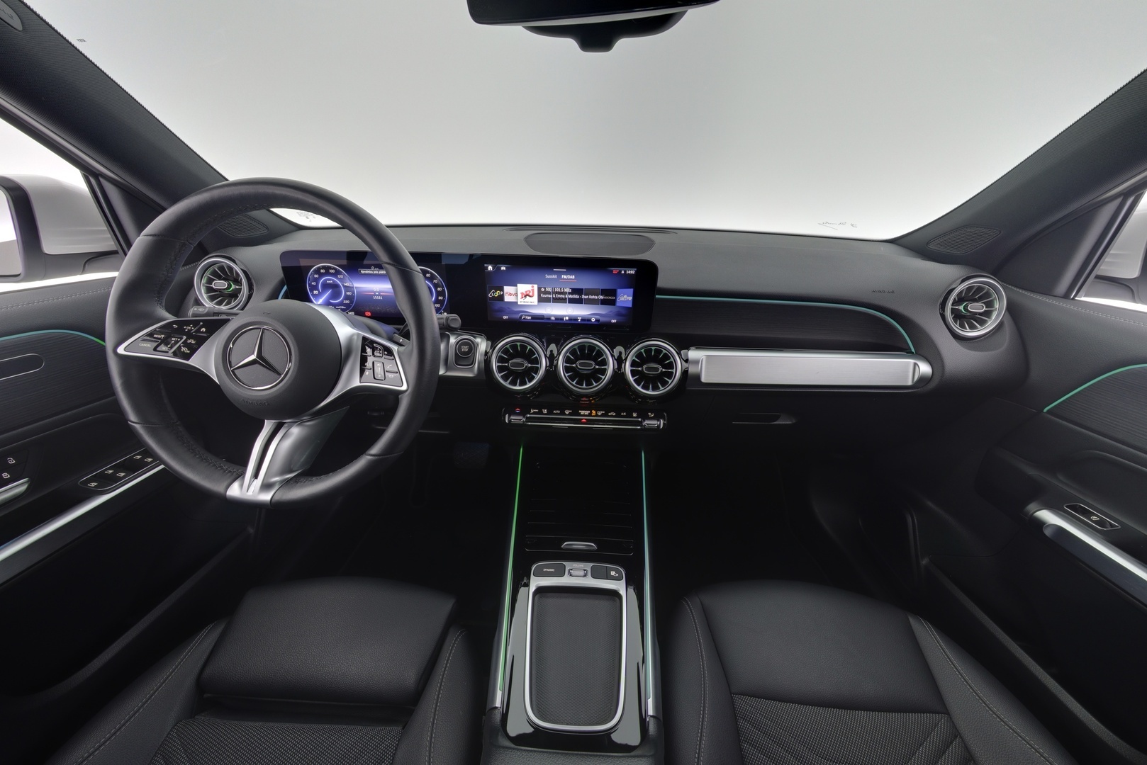 MERCEDES-BENZ EQB 2025