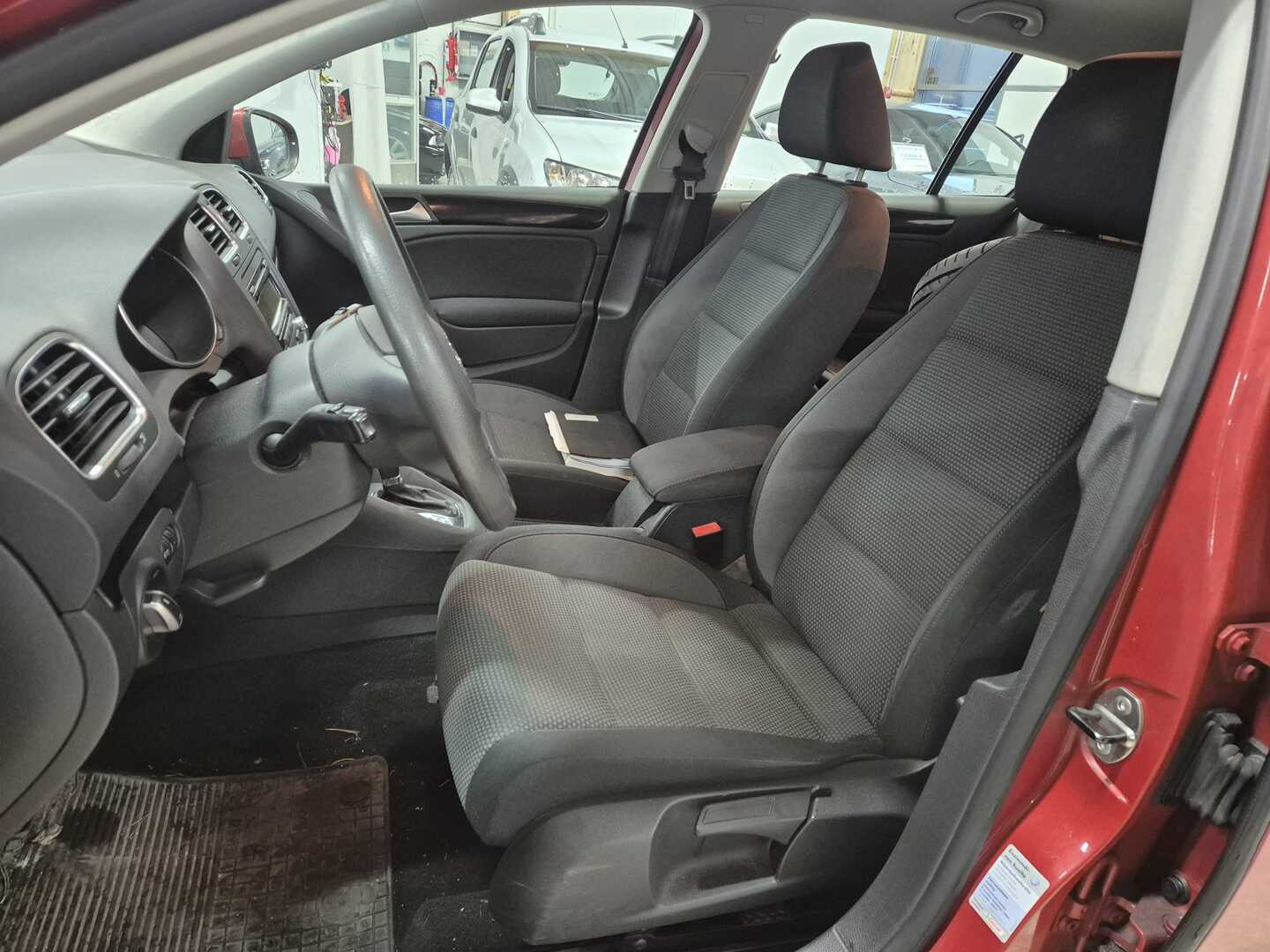 VOLKSWAGEN Golf 2009