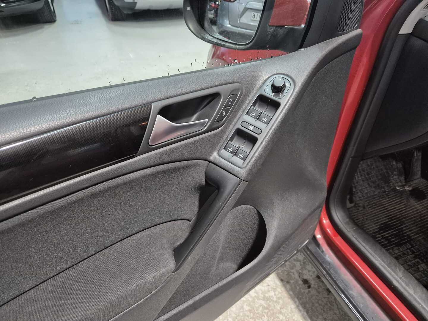 VOLKSWAGEN Golf 2009