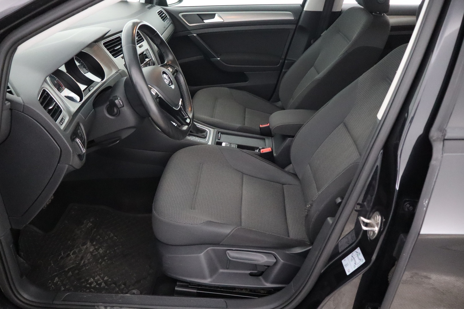 VOLKSWAGEN Golf 2014