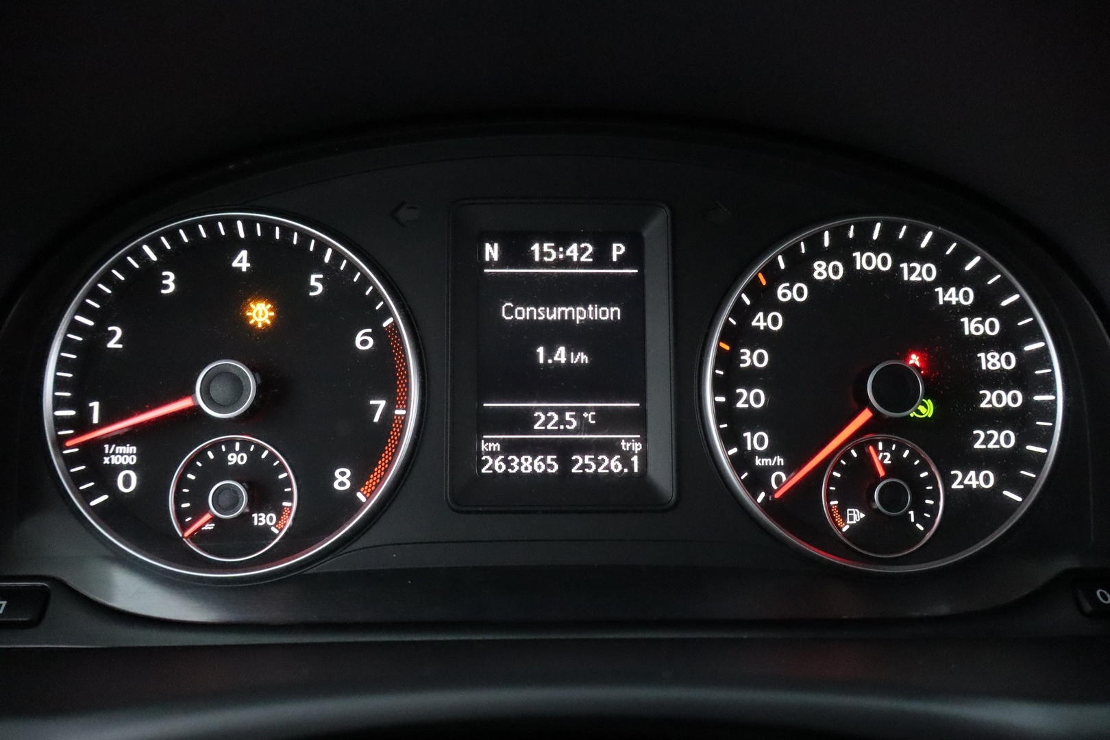 VOLKSWAGEN Touran 2011