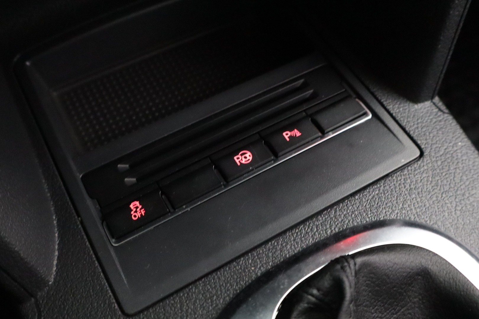 VOLKSWAGEN Touran 2011