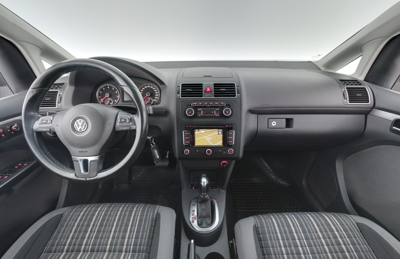 VOLKSWAGEN Touran 2011