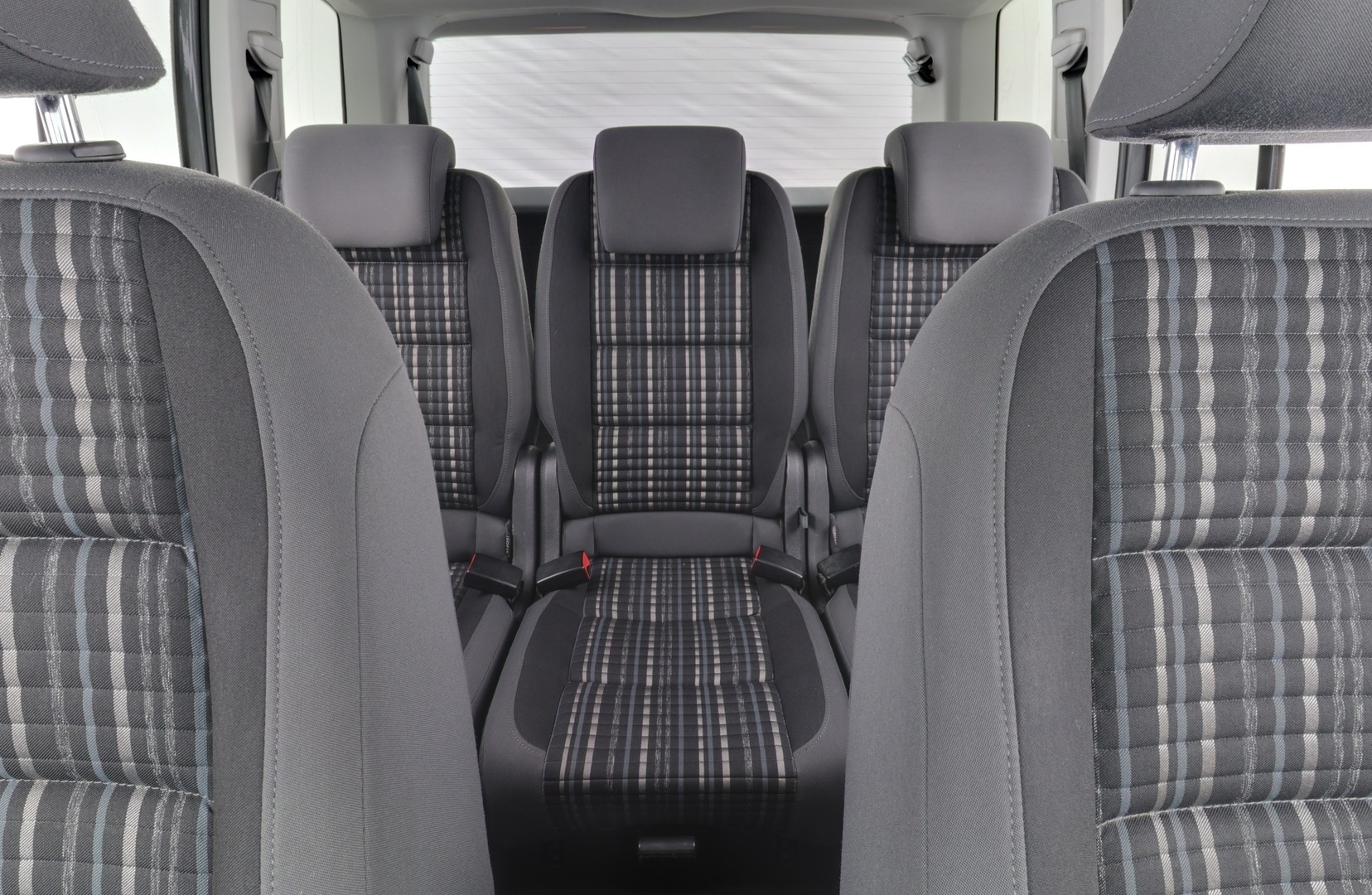 VOLKSWAGEN Touran 2011