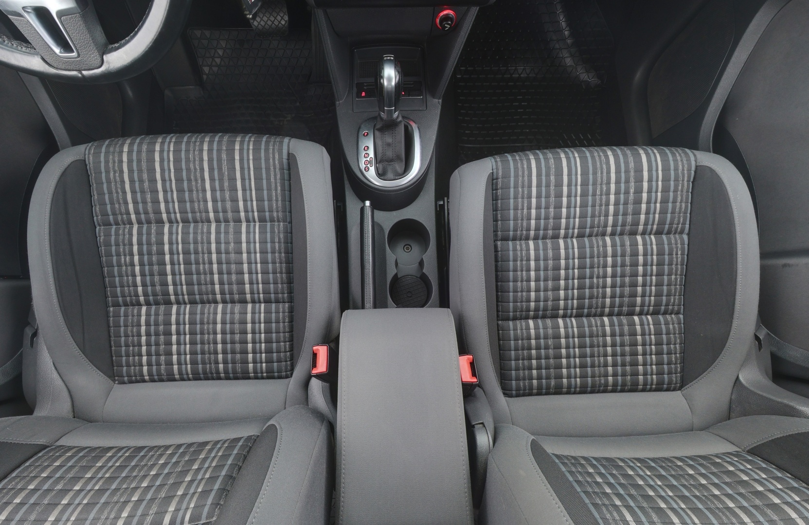 VOLKSWAGEN Touran 2011